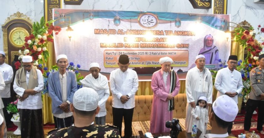 Wabup Firdaus Hadiri Peringatan Maulid di Desa Telangkah
