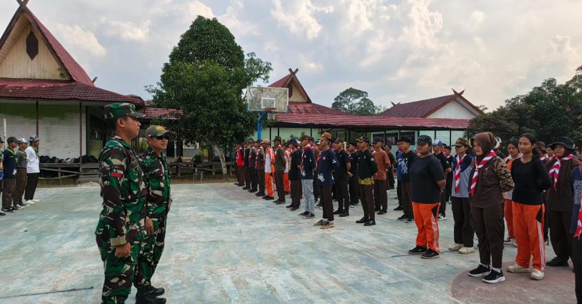 Koramil Katingan Tengah Latih PBB Pelajar SMAN 1