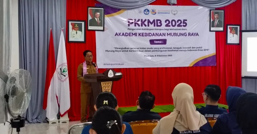 Bupati Heriyus Resmi Buka PKKMB Akbid Murung Raya Tahun 2025