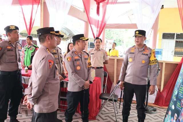 Kapolda Kalteng Pantau Arus Mudik Lewat Udara, Sambangi Pos Pelayanan Bundaran Sanggu