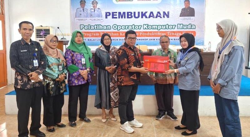 Disnakertranskop UKM Barito Utara Gelar Pelatihan Operator Komputer Muda