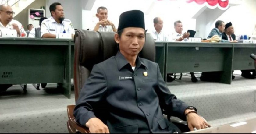 Patih Herman AB Salurkan Bantuan untuk Korban Kebakaran