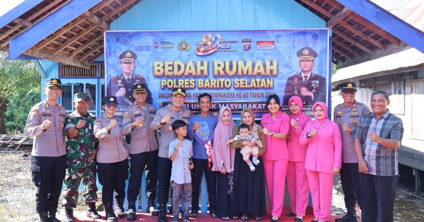 Polres Barsel Serah Terima Kunci Program Bedah Rumah
