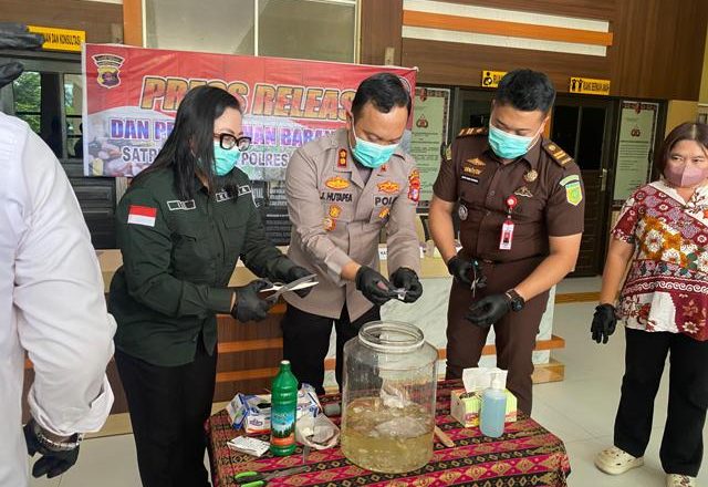 Polres Barito Selatan Musnahkan 105.6 Gram Sabu