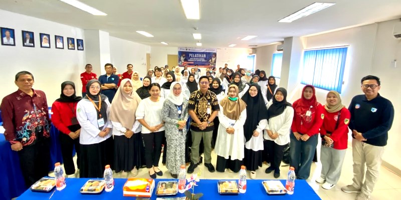Dinkes Barut Perkuat Kompetensi Tenaga Kesehatan Menangani Kegawatdaruratan Ibu dan Bayi
