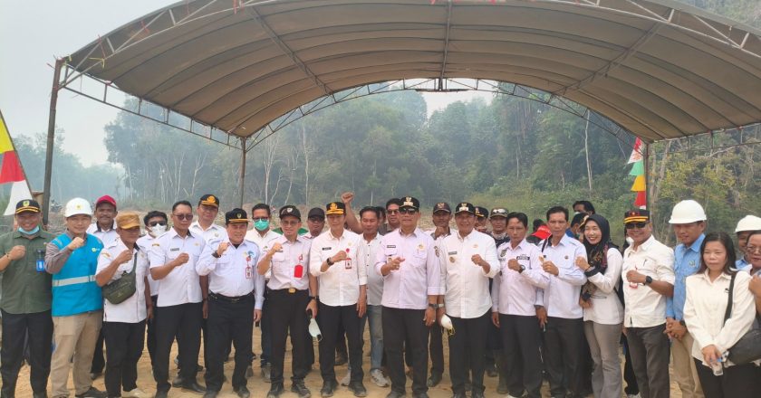 Bupati Targetkan Desa Butong Teraliri Listrik PLN Pada Desember 2027