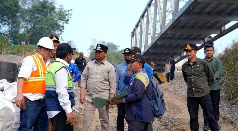 Bupati Barito Utara Pantau Progres Jembatan Lemo Guna Pastikan Pembangunan Terus Berjalan